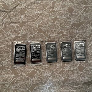 x5 sealed Johnson Matthey 1 oz bars sold as a lot